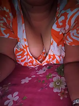 Snapshot of Rinki_Guptaa chatting on 4, 11, 2025 Rinki Guptaa online show from 4, 11, 2025