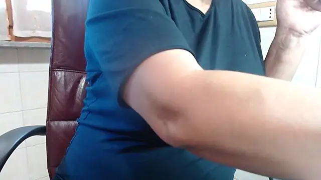 Foxlady2271 online show from 28, 10, 2025