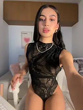 maddy bronw  online show from 15, 5, 2026