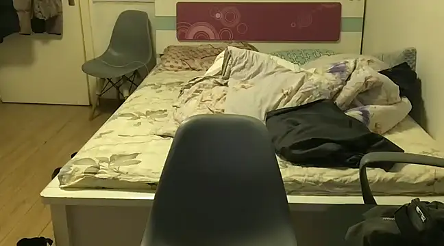 wang930115 online show from 6, 1, 2025