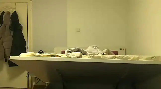 wang930115 online show from 6, 1, 2025