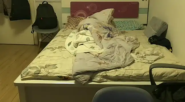 wang930115 online show from 6, 1, 2025