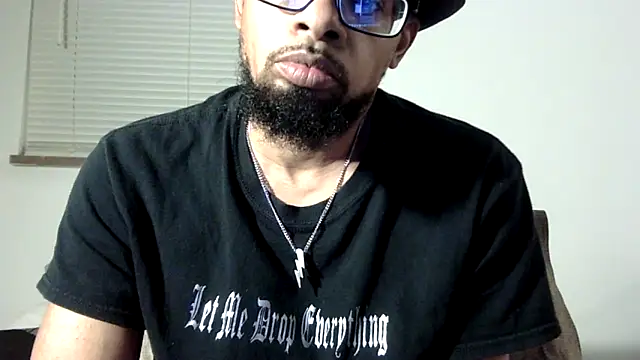 Snapshot of WhiskeyWood_DuhGOD chatting on 13, 10, 2025 WhiskeyWood DuhGOD online show from 13, 10, 2025