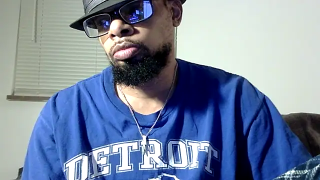 Snapshot of WhiskeyWood_DuhGOD chatting on 15, 10, 2025 WhiskeyWood DuhGOD online show from 15, 10, 2025
