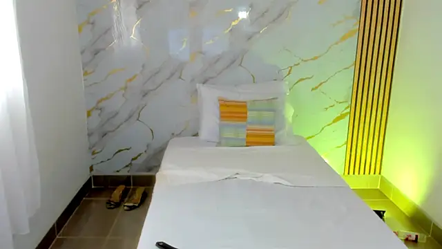 Snapshot of coralcarter1 chatting on 30, 10, 2025 coralcarter1 online show from 30, 10, 2025