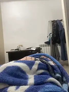 Snapshot of alex-riadh chatting on 6, 10, 2025 alex-riadh online show from 6, 10, 2025