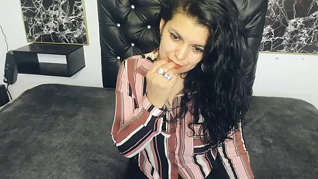 Snapshot of scarlett_w0lf chatting on 18, 1, 2025 scarlett w0lf online show from 18, 1, 2025