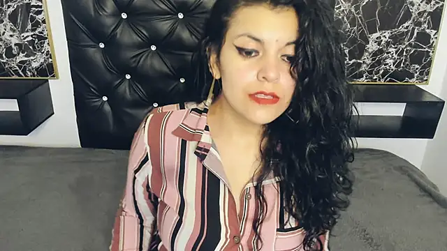 Snapshot of scarlett_w0lf chatting on 5, 2, 2025 scarlett w0lf online show from 5, 2, 2025
