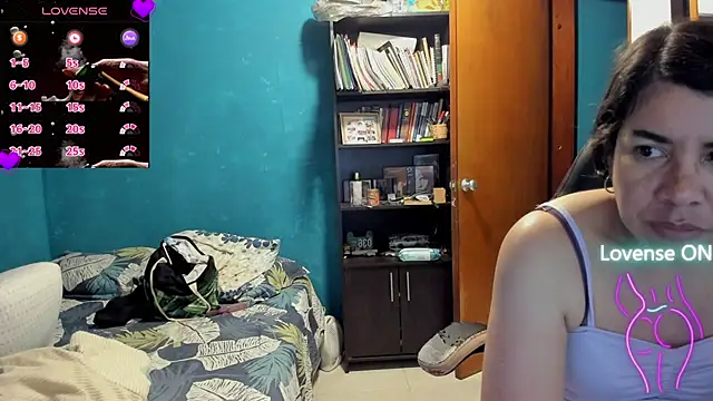 Snapshot of peanut_tangerine chatting on 8, 11, 2025 peanut tangerine online show from 8, 11, 2025