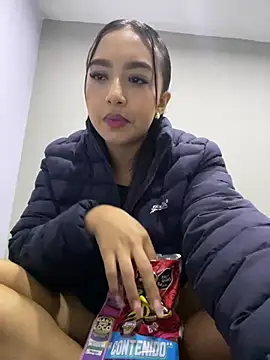 Snapshot of SOPHIACANDY19_ chatting on 12, 12, 2024 SOPHIACANDY19 online show from 12, 12, 2024