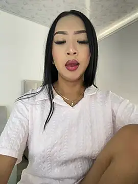 SOPHIACANDY19  online show from 31, 5, 2026