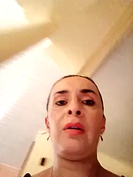 Samantha Sullivan  online show from 25, 9, 2025