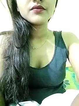 MISSQUEEN48 online show from 3, 3, 2025