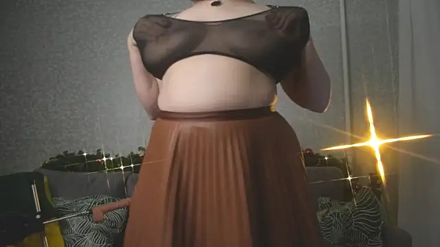 Snapshot of Kira_Citro chatting on 18, 12, 2024 Kira Citro online show from 18, 12, 2024