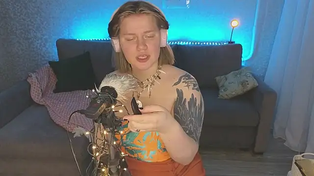 Snapshot of Kira_Citro chatting on 17, 1, 2025 Kira Citro online show from 17, 1, 2025