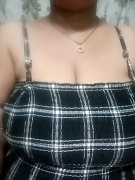 Snapshot of sajida34 chatting on 14, 10, 2025 sajida34 online show from 14, 10, 2025