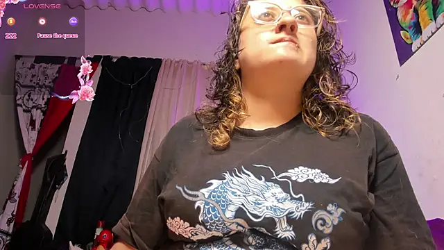 Snapshot of AnnieBigBoobs chatting on 7, 1, 2025 AnnieBigBoobs online show from 7, 1, 2025