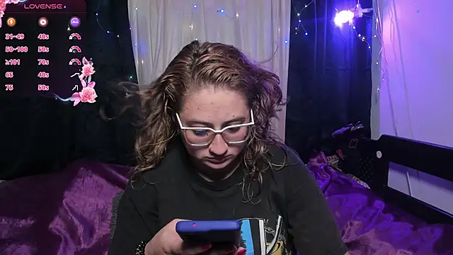 Snapshot of AnnieBigBoobs chatting on 18, 2, 2025 AnnieBigBoobs online show from 18, 2, 2025