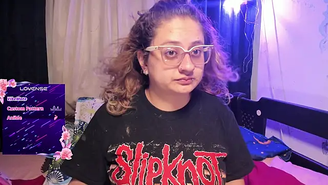 Snapshot of AnnieBigBoobs chatting on 8, 9, 2025 AnnieBigBoobs online show from 8, 9, 2025