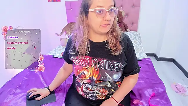 Snapshot of AnnieBigBoobs chatting on 6, 11, 2025 AnnieBigBoobs online show from 6, 11, 2025