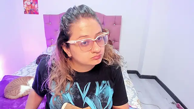 Snapshot of AnnieBigBoobs chatting on 20, 11, 2025 AnnieBigBoobs online show from 20, 11, 2025