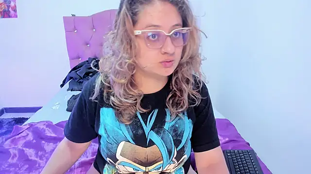 Snapshot of AnnieBigBoobs chatting on 15, 12, 2025 AnnieBigBoobs online show from 15, 12, 2025