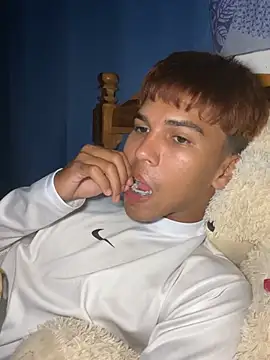 sexyboyandrs online show from 22, 7, 2026