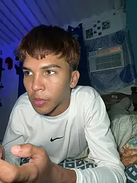 sexyboyandrs online show from 22, 7, 2026