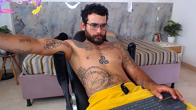 Snapshot of hanz_col chatting on 24, 4, 2026 hanz col online show from 24, 4, 2026