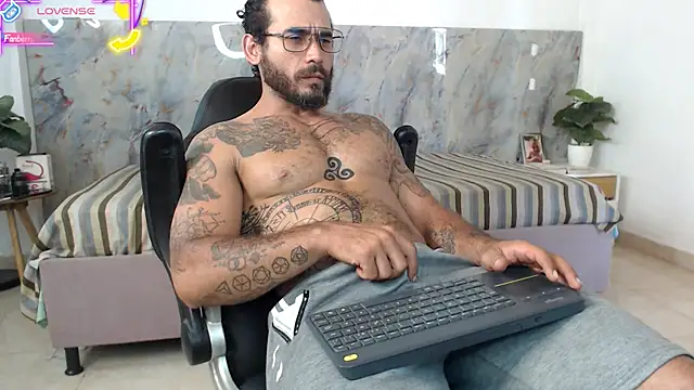 Snapshot of hanz_col chatting on 17, 5, 2026 hanz col online show from 17, 5, 2026