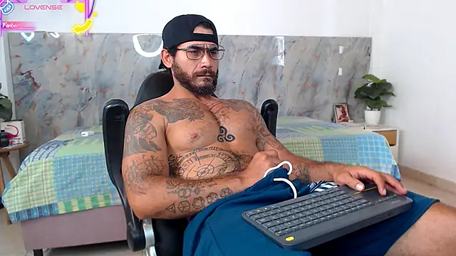 Snapshot of hanz_col chatting on 19, 5, 2026 hanz col online show from 19, 5, 2026