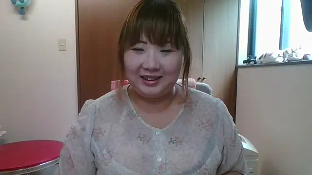 Snapshot of SAKU-RA-chan chatting on 13, 9, 2025 SAKU-RA-chan online show from 13, 9, 2025