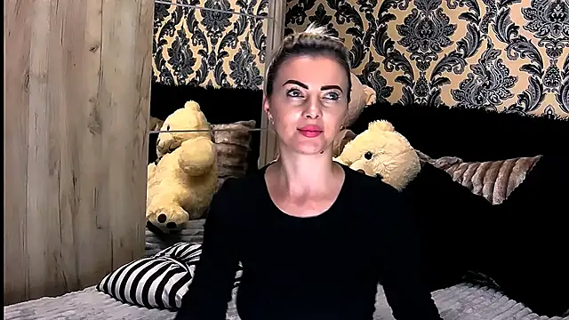 Snapshot of Aly_girl1 chatting on 10, 1, 2025 Aly girl1 online show from 10, 1, 2025