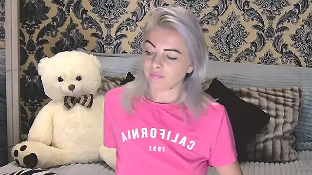 Snapshot of Aly_girl1 chatting on 12, 3, 2025 Aly girl1 online show from 12, 3, 2025