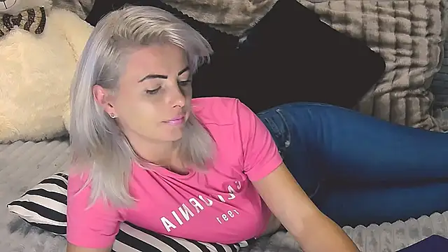 Snapshot of Aly_girl1 chatting on 12, 3, 2025 Aly girl1 online show from 12, 3, 2025