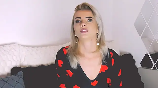 Snapshot of Aly_girl1 chatting on 2, 11, 2025 Aly girl1 online show from 2, 11, 2025