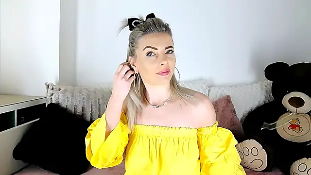 Snapshot of Aly_girl1 chatting on 24, 3, 2026 Aly girl1 online show from 24, 3, 2026