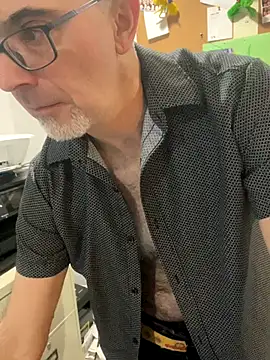 Snapshot of MaxVain chatting on 24, 11, 2025 MaxVain online show from 24, 11, 2025