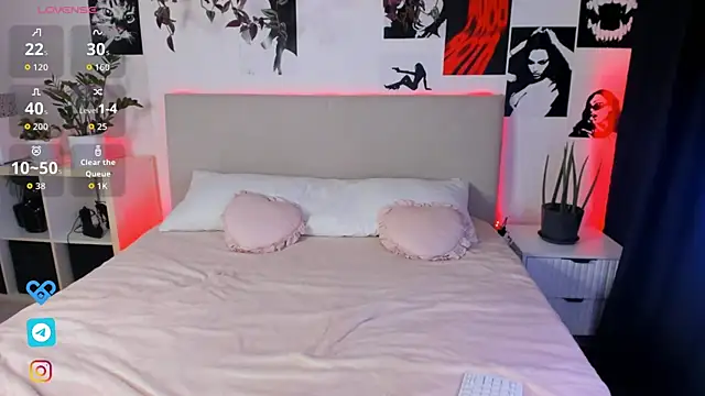 Snapshot of Lisa_Moones chatting on 9, 10, 2025 Lisa Moones online show from 9, 10, 2025