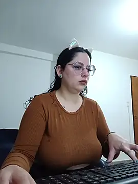 Snapshot of babyluna939 chatting on 2, 7, 2026 babyluna939 online show from 2, 7, 2026