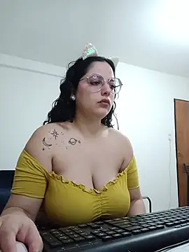Snapshot of babyluna939 chatting on 4, 7, 2026 babyluna939 online show from 4, 7, 2026