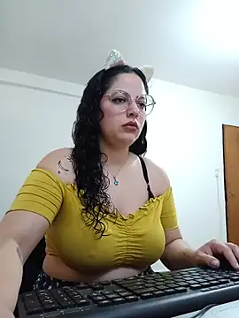 Snapshot of babyluna939 chatting on 28, 7, 2026 babyluna939 online show from 28, 7, 2026