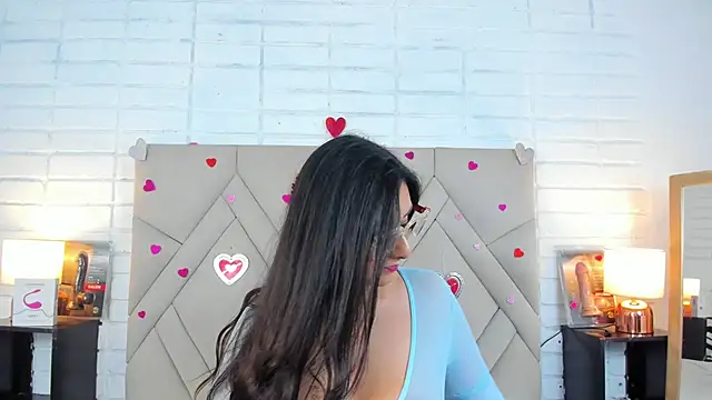 Isis Osman online show from 28, 2, 2025