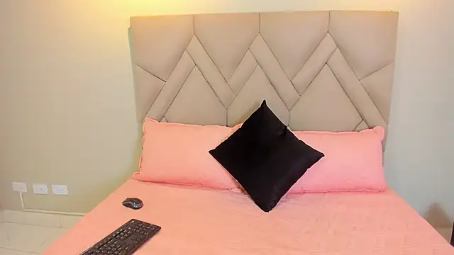 Snapshot of Isis_Osman chatting on 26, 2, 2026 Isis Osman online show from 26, 2, 2026