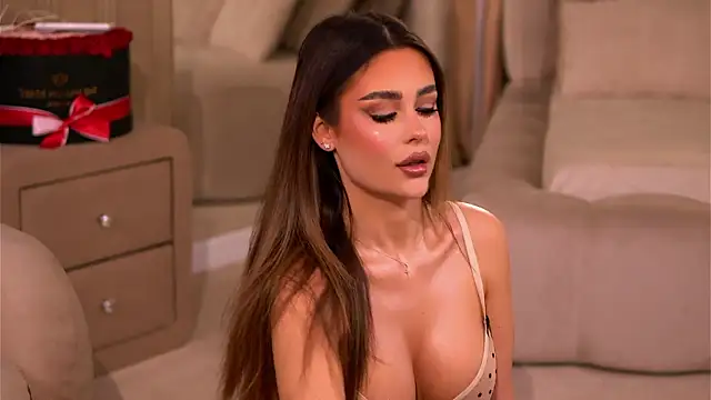 YasmineShaw online show from 18, 2, 2026