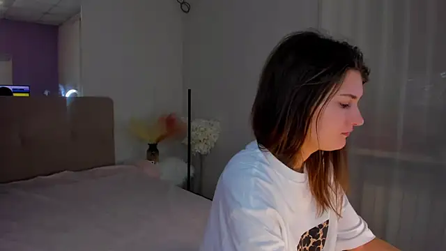 Laura Leee online show from 11, 3, 2025