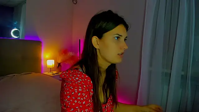 Laura Leee online show from 11, 9, 2025