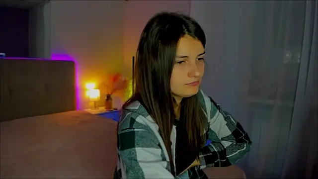 Laura Leee online show from 26, 9, 2025