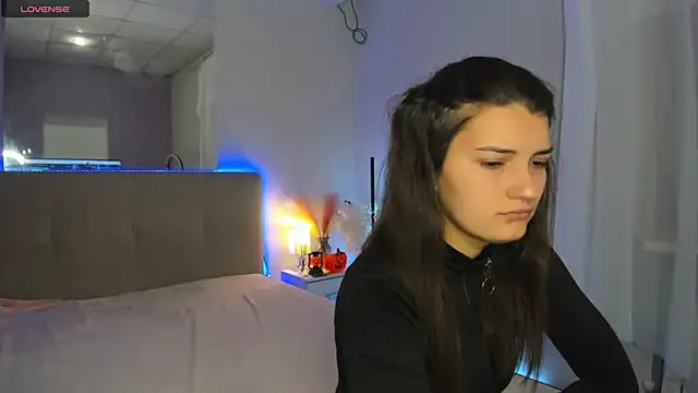 Laura Leee online show from 21, 10, 2025