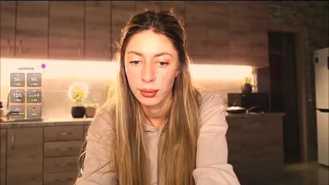 Snapshot of ___art chatting on 7, 3, 2025    art online show from 7, 3, 2025